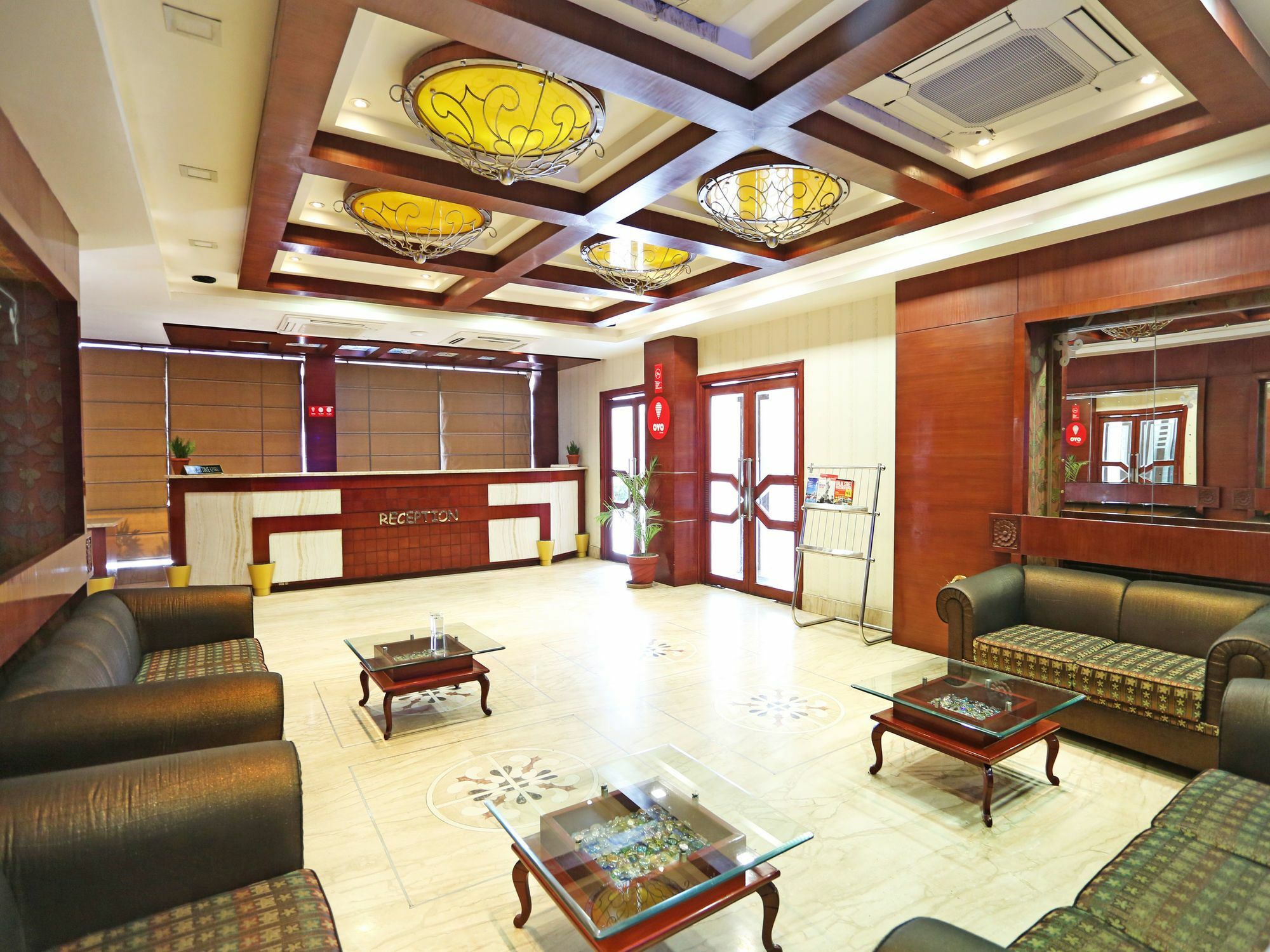 Oyo 2054 New Hotel Broadway พาราณสี ภายนอก รูปภาพ