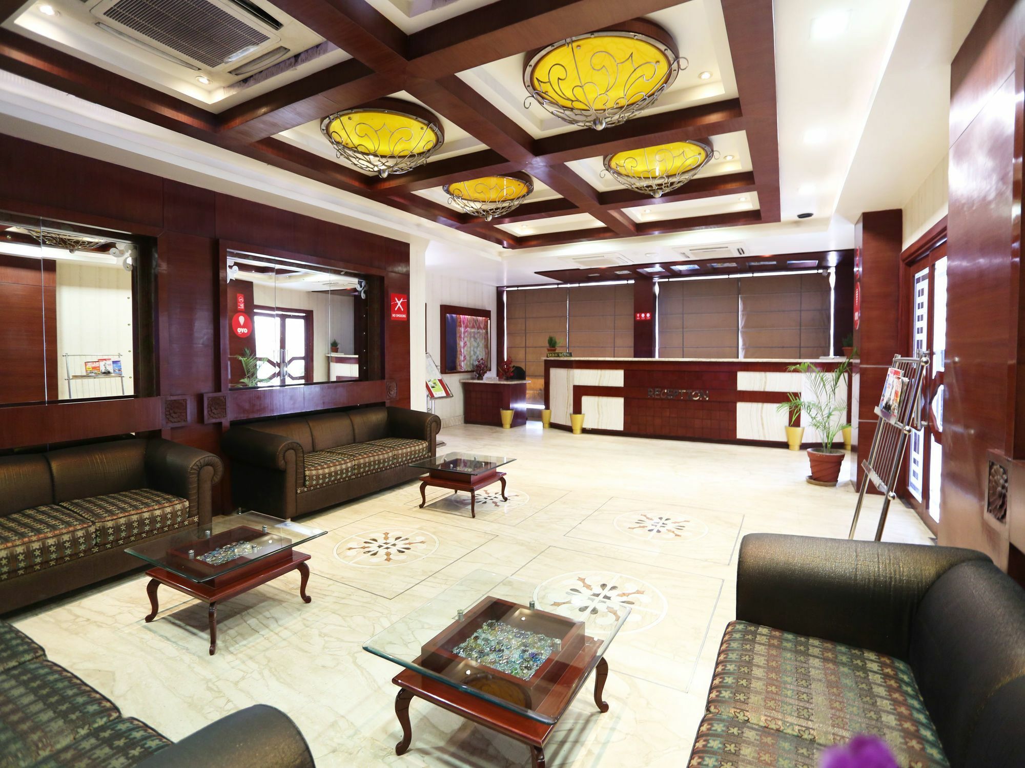 Oyo 2054 New Hotel Broadway พาราณสี ภายนอก รูปภาพ