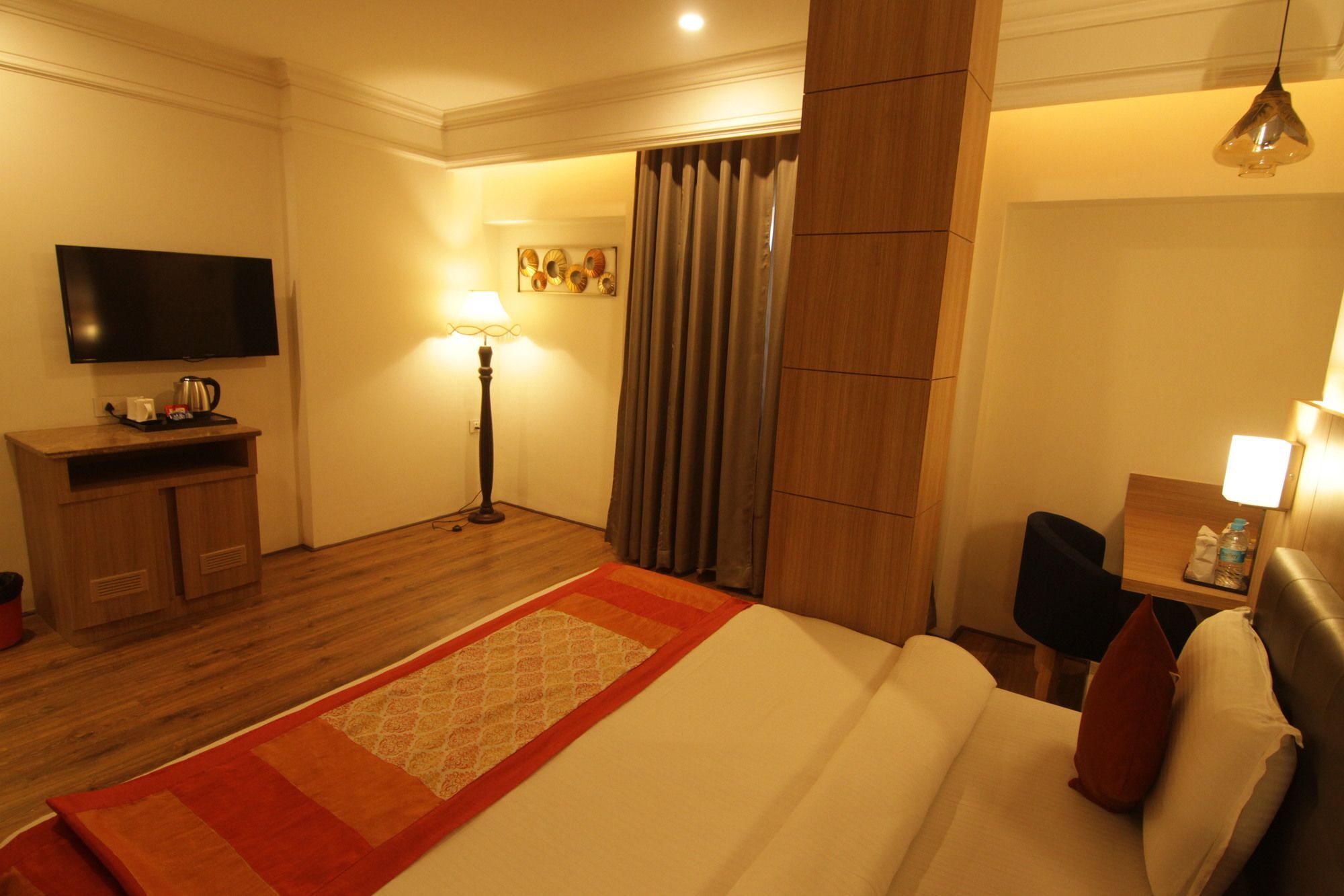Oyo 2054 New Hotel Broadway พาราณสี ภายนอก รูปภาพ