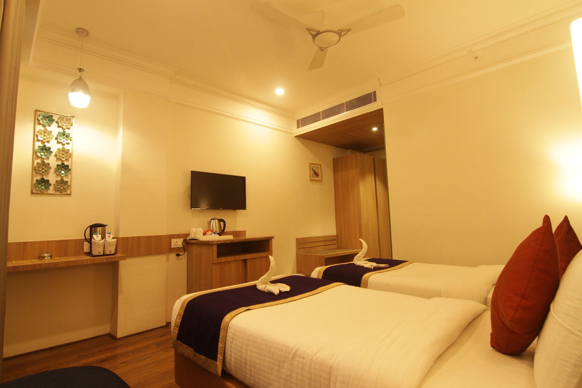 Oyo 2054 New Hotel Broadway พาราณสี ภายนอก รูปภาพ