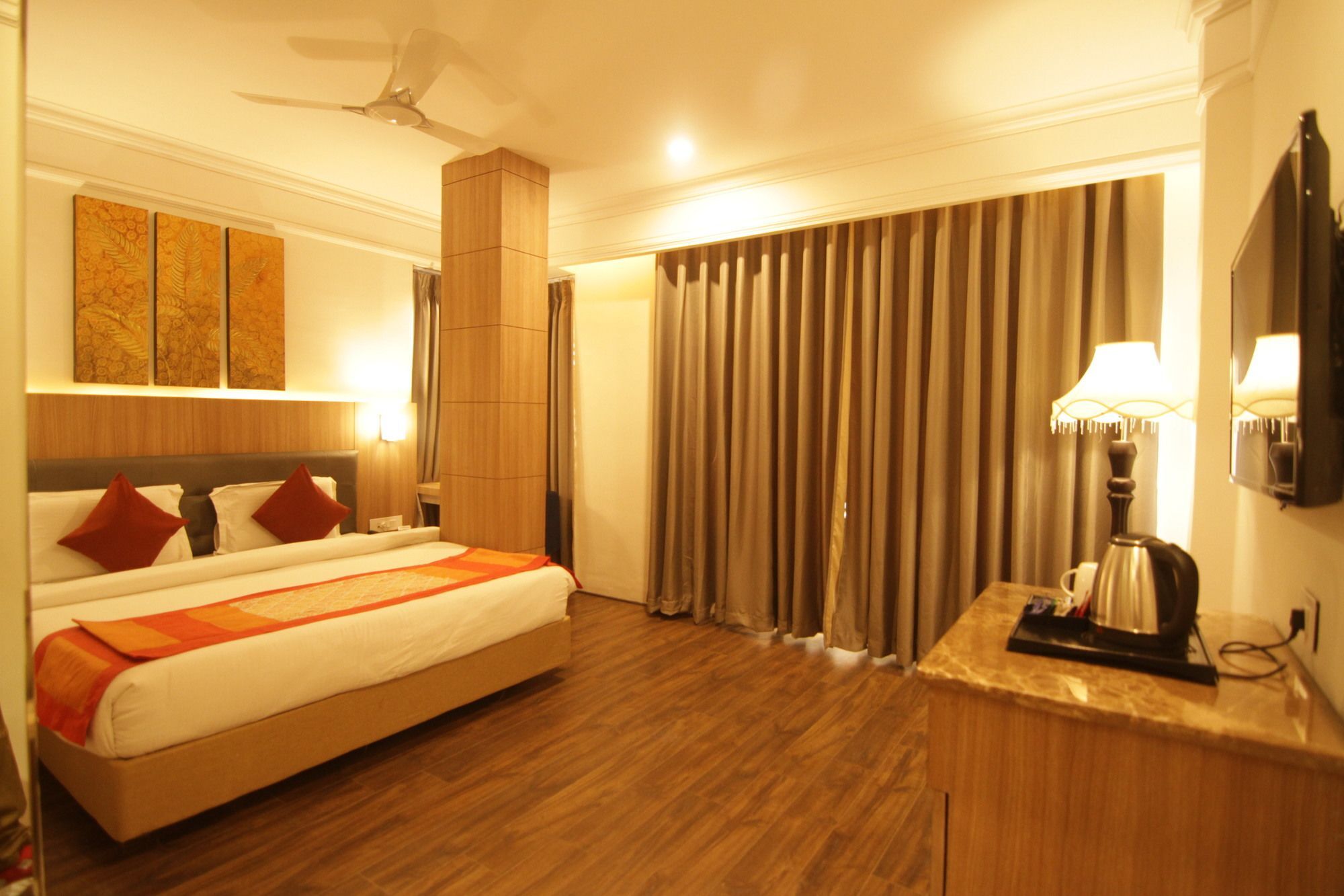 Oyo 2054 New Hotel Broadway พาราณสี ภายนอก รูปภาพ