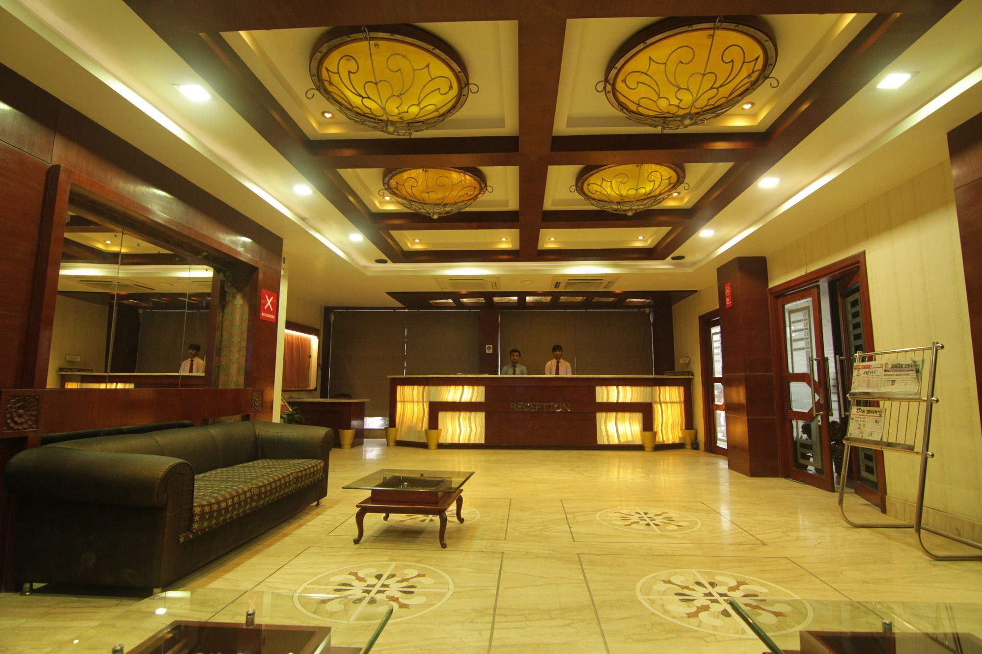 Oyo 2054 New Hotel Broadway พาราณสี ภายนอก รูปภาพ